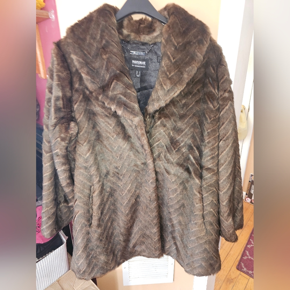 Madison Ave by Dennis Basso Faux Fur Coat Sz L